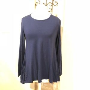 Eileen Fisher navy XS flowy top blouse